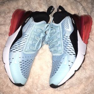 Women's Size 7 Air max 270